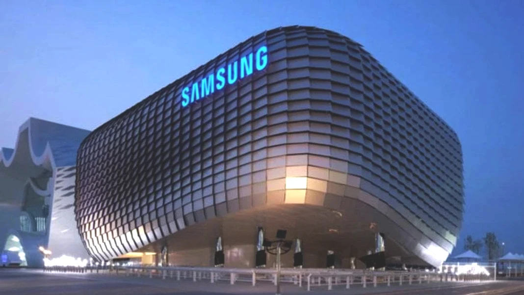 telefon-devinden-sarj-portuna-veda-sinyali-kablolar-tarih-oluyor-artik-sadece-kablosuz-3.jpeg